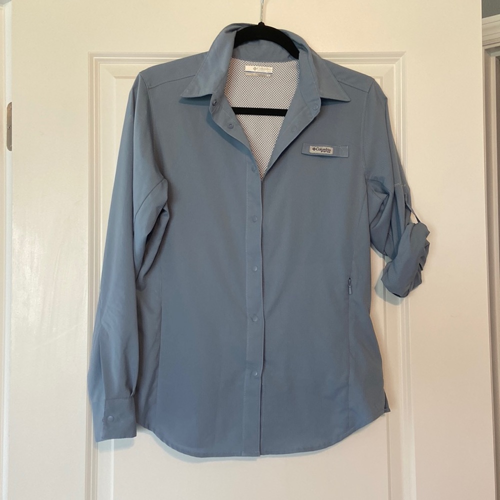 Columbia PFG Women’s Fitted button up long sleeve.
